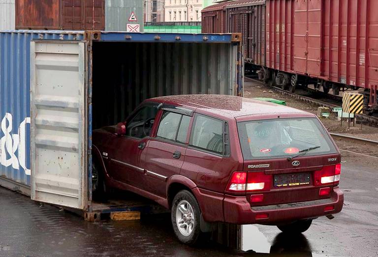 Контейнерные перевозки легковой машины стоимость из Владивостока в Екатеринбург